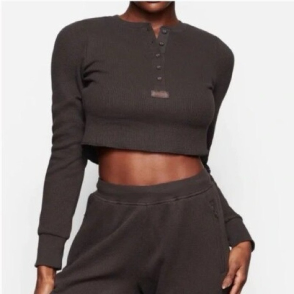 Skims Waffle Cotton Long Sleeve Crop Henley
